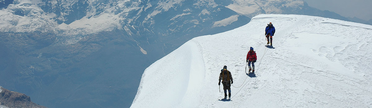 Escalada Urus-Ishinca-Tocllaraju-&-Huascaran